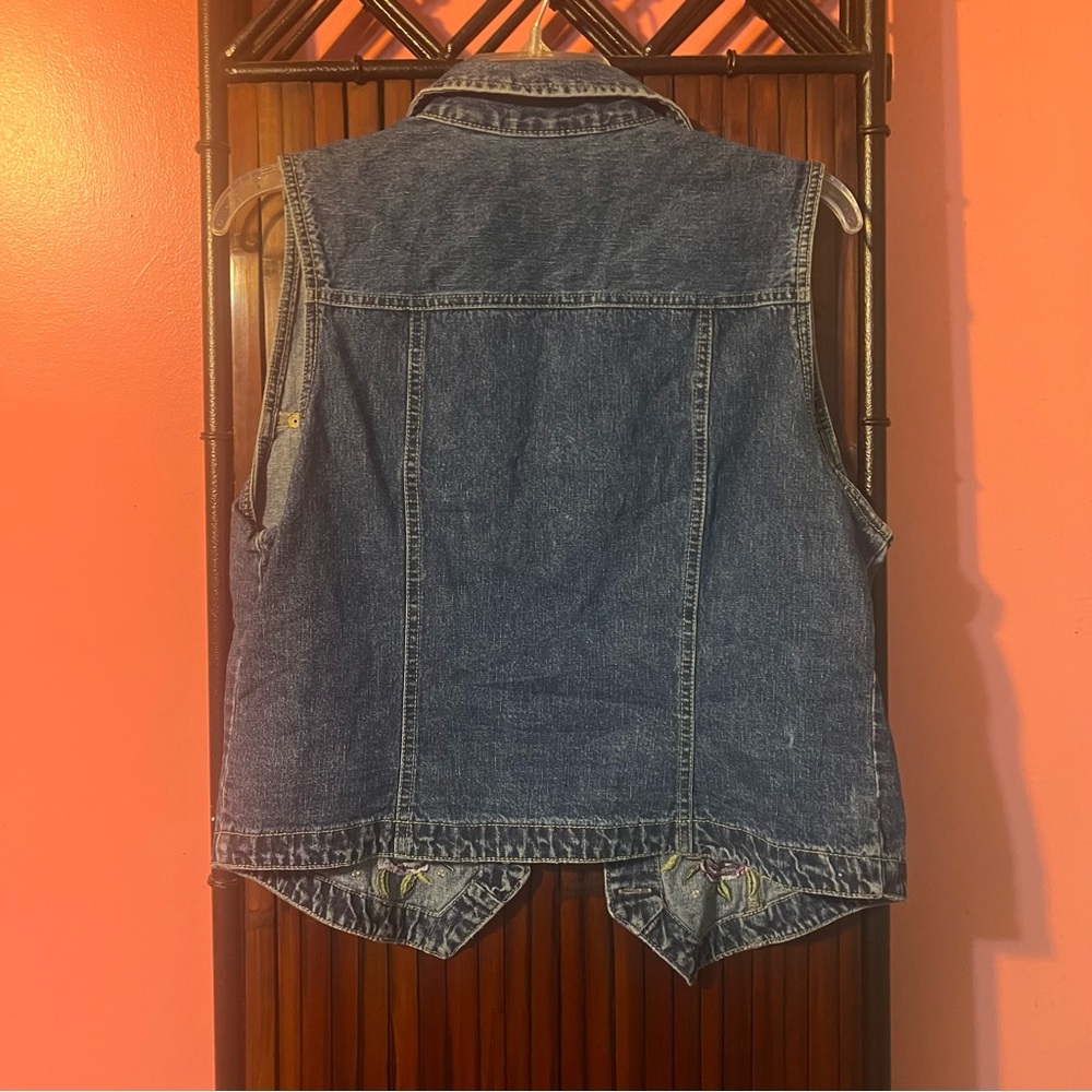 Bill Blass Embroidered Denim Vest with Floral Design Vintage - Picture 4 of 4